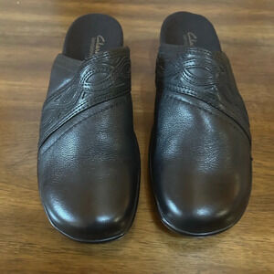 Clarks Bendables  Leather Slip On Clogs Size 8M